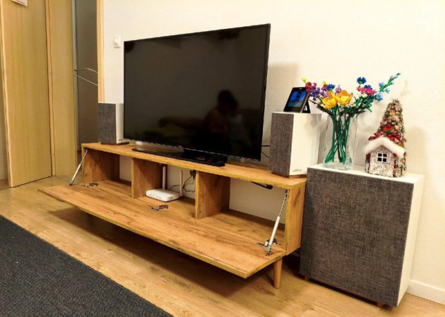 nova-tv-skrinka-160x30x32-cm-dub-big-2
