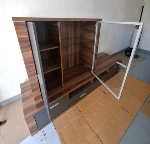 predam-masivnu-skrinku-pod-tv-komodu-big-1