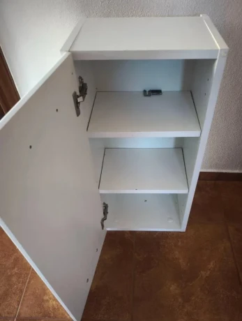 zavesna-kupelnova-skrinka-big-1