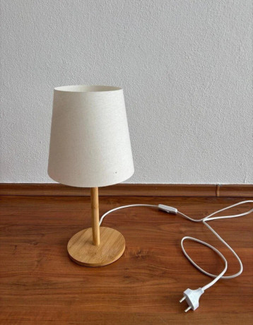 stolna-lampa-jysk-julius-bambus-biela-big-0