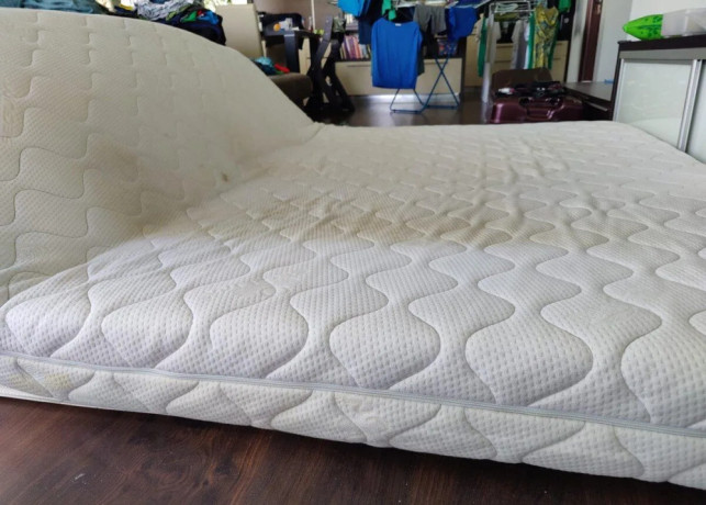 darujem-velky-matrac-2x2-metre-big-4