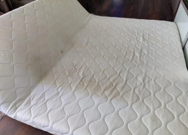 darujem-velky-matrac-2x2-metre-big-3