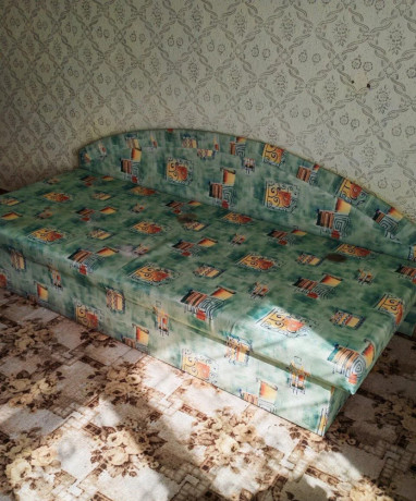 pohovka-s-uloznym-priestorom-big-0