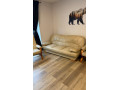 kozeny-gauc-s-dvomi-kreslami-small-1