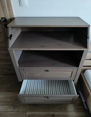 komoda-sundvik-ikea-siva-big-1