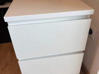 2x-nocny-stol-ikea