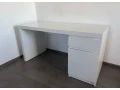 predam-biely-pisaci-pracovny-stol-ikea-malm-small-0