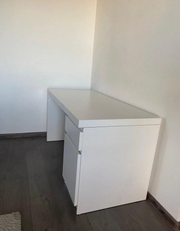 predam-biely-pisaci-pracovny-stol-ikea-malm-big-1