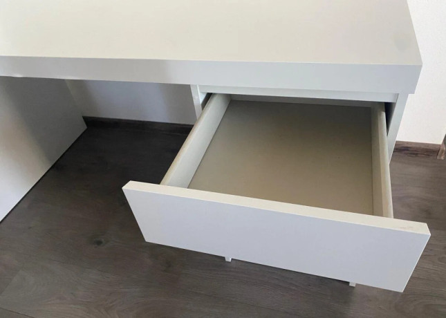predam-biely-pisaci-pracovny-stol-ikea-malm-big-2