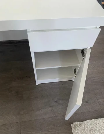 predam-biely-pisaci-pracovny-stol-ikea-malm-big-3