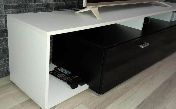 omega-rtv-tv-skrinkakomodastolik-big-1