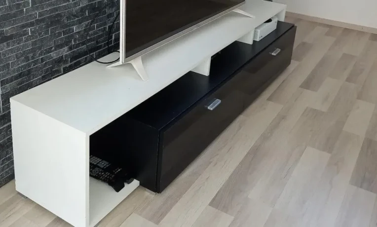 omega-rtv-tv-skrinkakomodastolik-big-4
