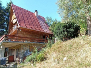 chata-rodinny-dom-zahrada-bazen