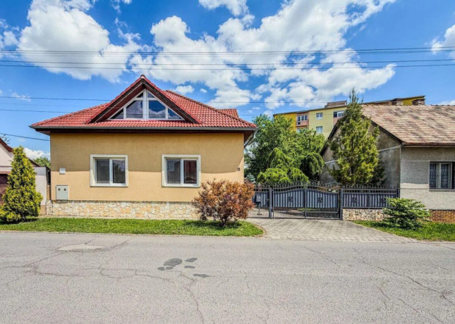 znizena-cena-rodinny-dom-s-velkym-pozemok-a-podkrovim-big-2