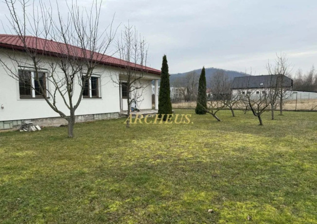 komfortny-4-izbovy-dom-s-garazou-v-pokojnej-casti-humenneho-big-0