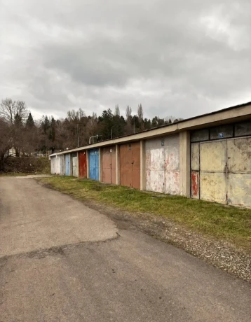 murovana-garaz-pod-juhom-trencin-big-1