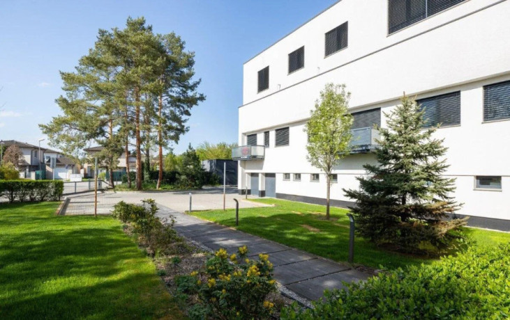 garaz-na-predaj-v-exkluzivnej-casti-mesta-piestany-big-1