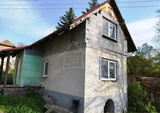utulna-usadlost-vhodna-na-okamzite-byvanie-alebo-rekreaciu-big-1