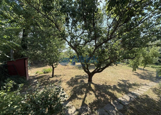 zahrada-526m2-s-murovanou-chatkou-v-kralovej-nad-vahom-blizk-big-1