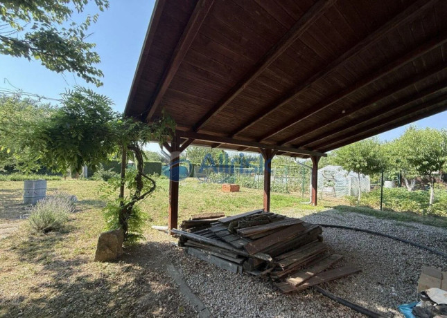 zahrada-526m2-s-murovanou-chatkou-v-kralovej-nad-vahom-blizk-big-4