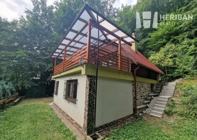 3izbmurovana-chata-pri-jazere-21arpozemok-bukovec-big-2