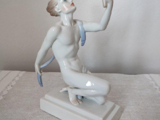 herend-akt-muz-porcelanova-soska