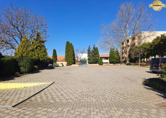 na-predaj-administrativna-budova-v-centre-mesta-holic-big-4