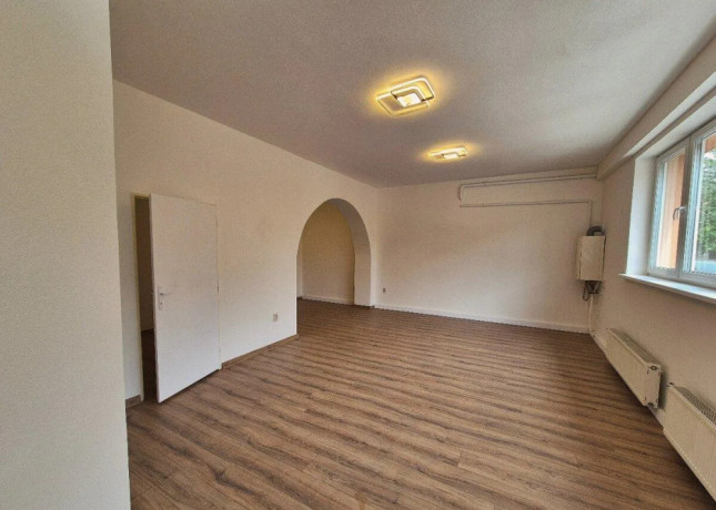 nebytovy-priestor-na-predaj-centrum-levice-7323m2-big-2