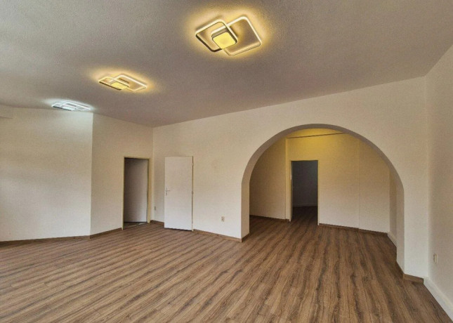 nebytovy-priestor-na-predaj-centrum-levice-7323m2-big-1