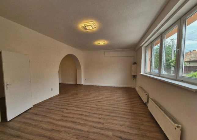 nebytovy-priestor-na-predaj-centrum-levice-7323m2-big-3