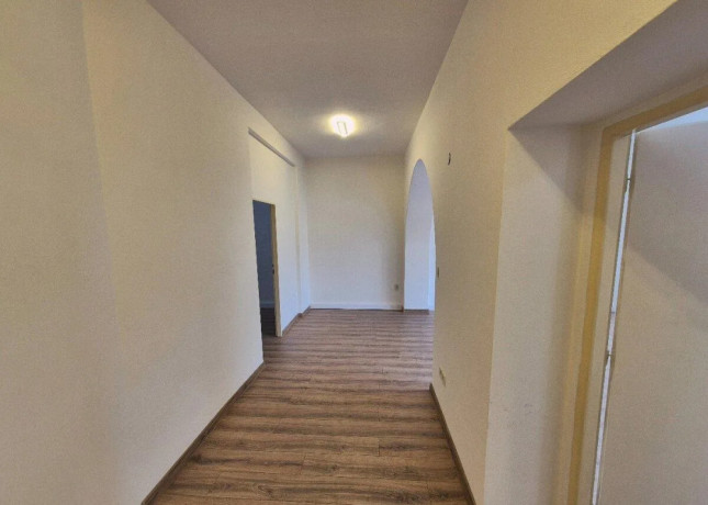 nebytovy-priestor-na-predaj-centrum-levice-7323m2-big-4
