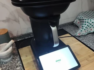vorwerk-thermomix-tm7-cierny