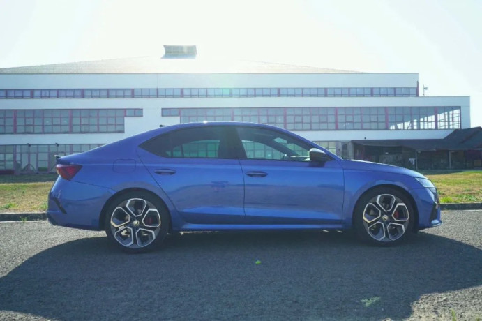 skoda-octavia-20-tdi-rs-dsg-147kw200hp-a7-big-2