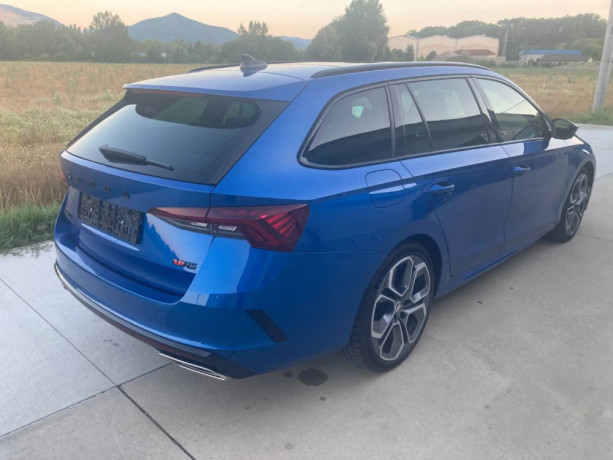 skoda-octavia-combi-20-tdi-rs-4x4-dsg-big-3