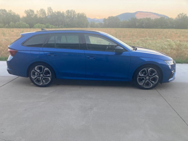 skoda-octavia-combi-20-tdi-rs-4x4-dsg-big-2
