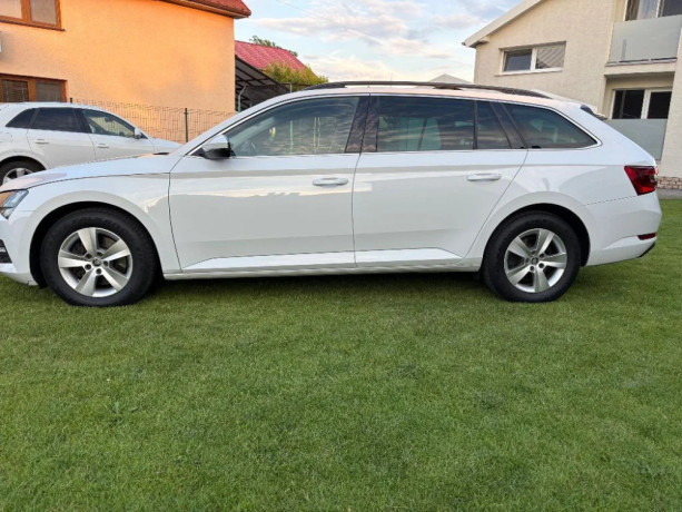 skoda-superb-combi-dsg-150ps-big-0