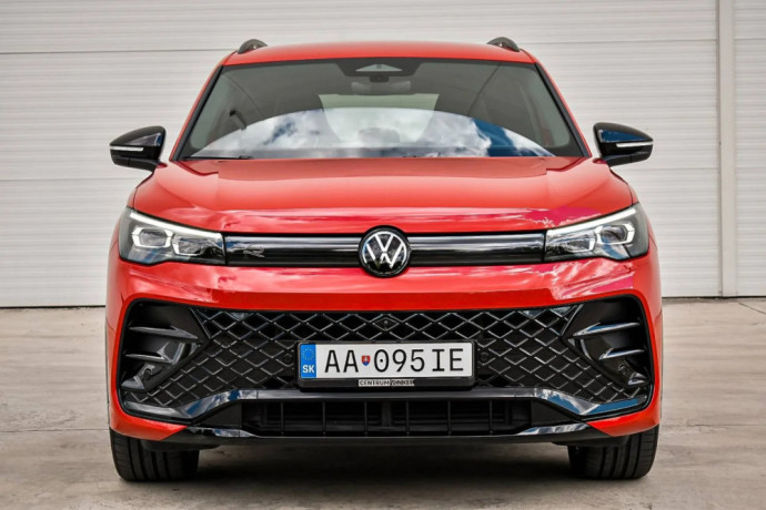 volkswagen-tiguan-5-rocna-fabricka-zaruka-20-tdi-r-line-4motion-dsg-big-0