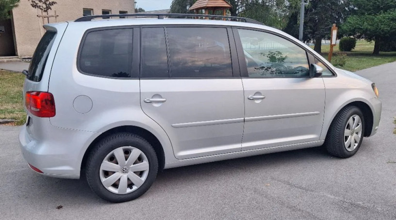 volkswagen-touran-14-tsi-comfortline-103kw140hp-m6-big-1