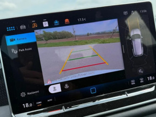 volkswagen-tiguan-model-2025-mrtvy-uhol-kamera-virtual