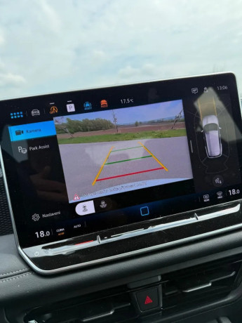 volkswagen-tiguan-model-2025-mrtvy-uhol-kamera-virtual-big-0