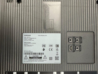 samsung-qm32r-b-display-vesa-200x200-do-a-nap-kabel