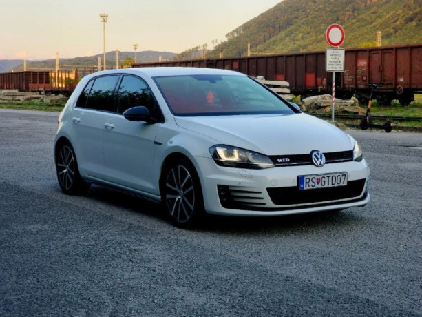 volkswagen-golf-golf-20-tdi-bmt-184k-gtd-135kw184hp-m6-big-0