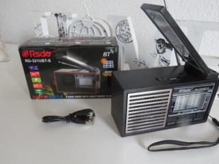 predam-novemale-radio-rd-321ubt-lampas-solar