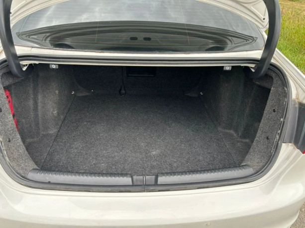 volkswagen-jetta-16-tdi-comfortline-77kw105hp-m5-big-3