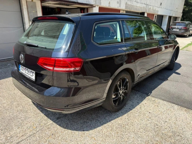 volkswagen-passat-variant-b8-big-1