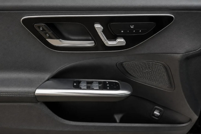 mercedes-benz-c-trieda-kombi-220-d-mhev-all-terrain-4matic-at-big-1