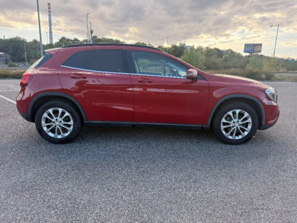 mercedes-benz-gla-180-at-90kw122hp-a7-big-1