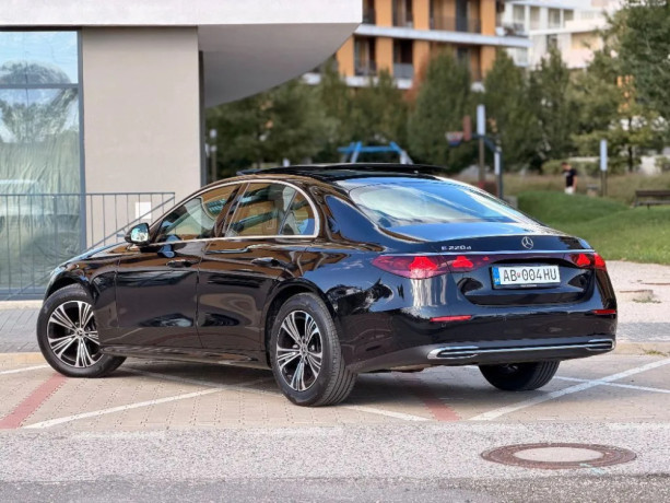 mercedes-benz-e-trieda-e220d-mhev-big-2