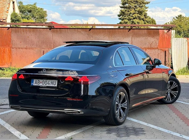 mercedes-benz-e-trieda-e220d-mhev-big-3