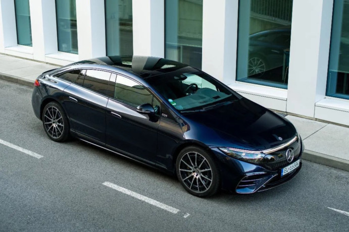 mercedes-benz-eqs-450-amg-plna-vybava-big-2
